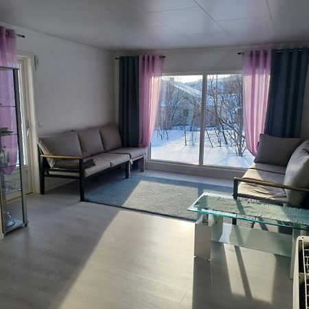 Great Guest House Natalie'S Skjervoy Esterno foto
