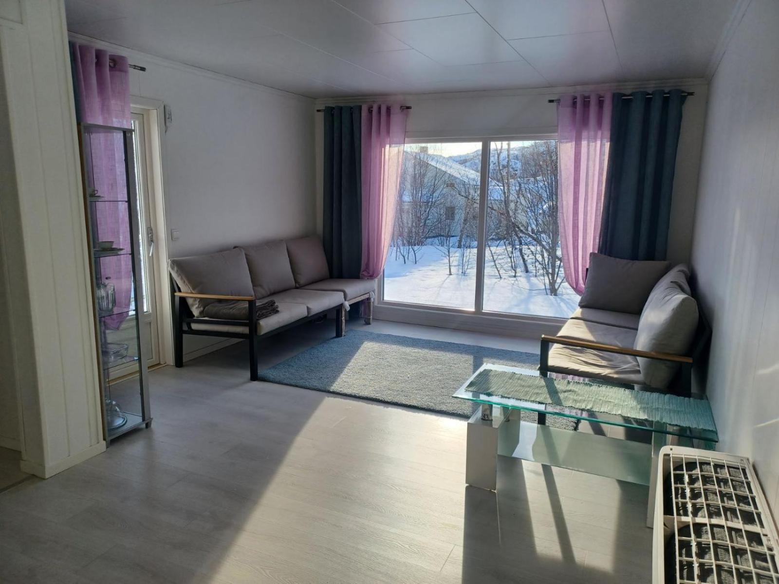 Great Guest House Natalie'S Skjervoy Esterno foto