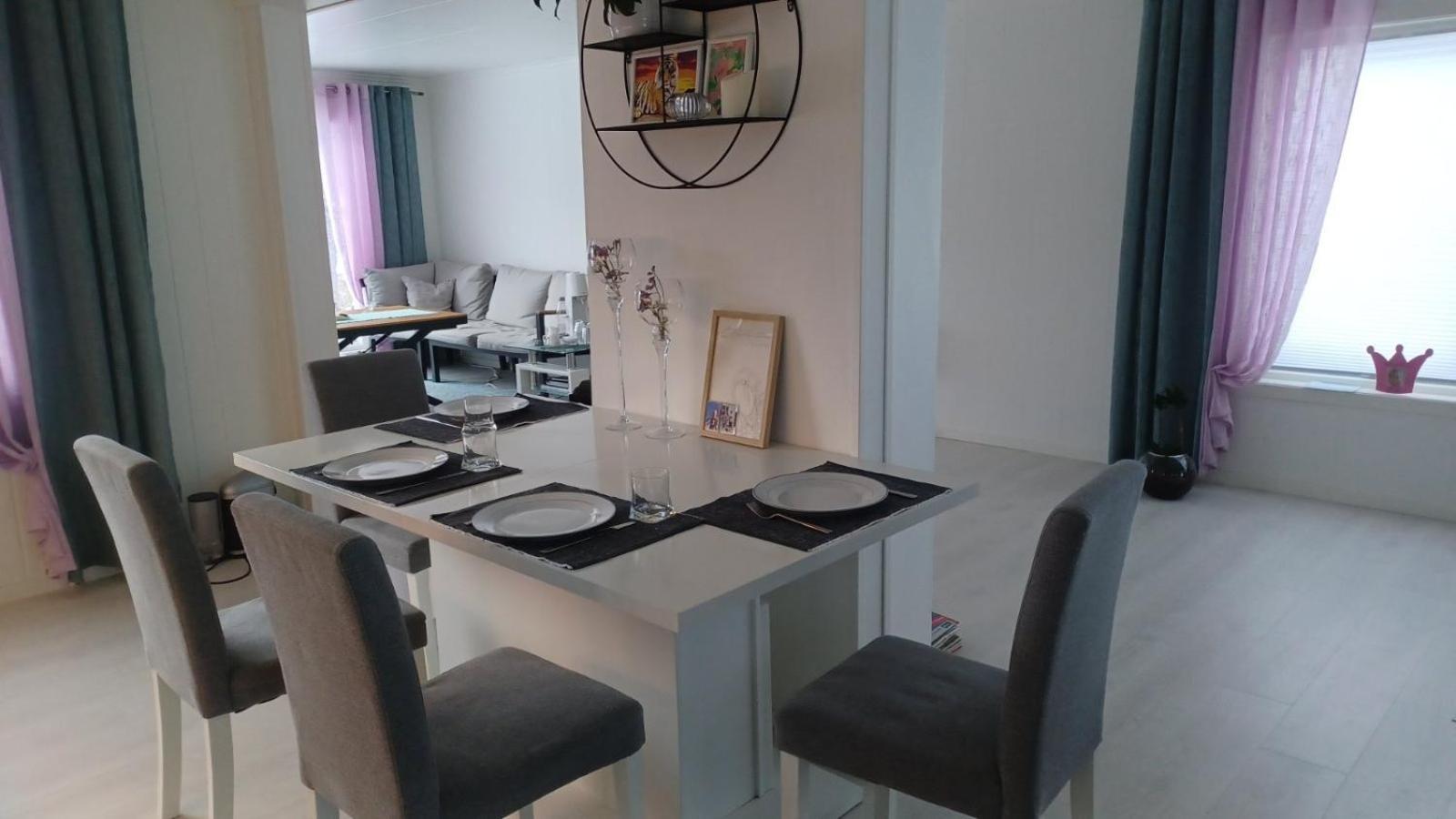 Great Guest House Natalie'S Skjervoy Esterno foto